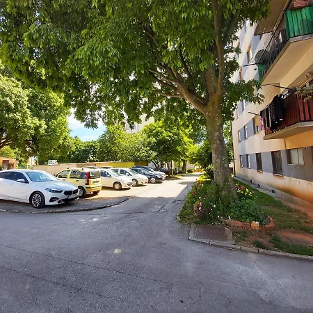 Point Apartman *